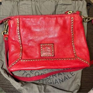 Campomaggi KURA
Shoulder bag in red leather with rivets
Like new/ never used